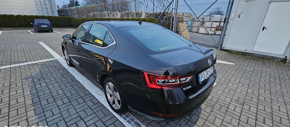 Skoda Superb cena 87900 przebieg: 197600, rok produkcji 2019 z Kołobrzeg małe 436